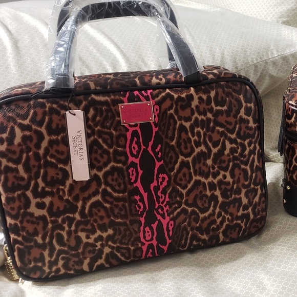 Victoria Secret's leopard cases - Picture 2 of 3
